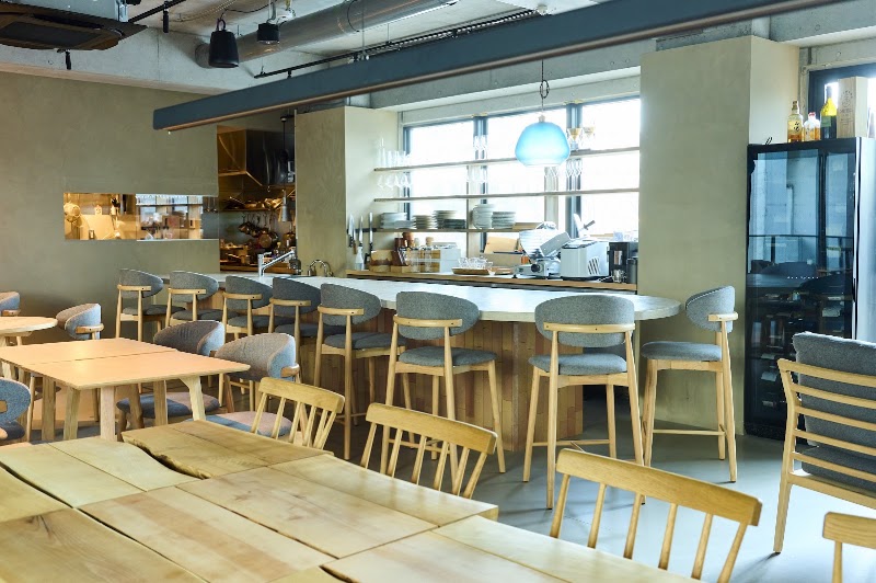 Wine bar atmosphere at APERO
